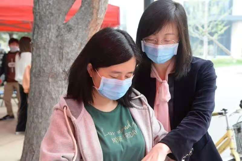 b4d8f148316f476b90b2708425e27f54.jpg b4d8f148316f476b90b2708425e27f54.jpg